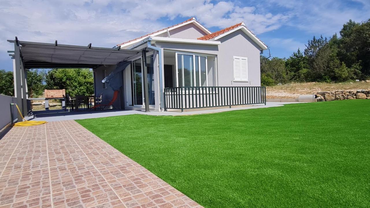 Nane Garden House With Heated Pool Mirce Exterior foto